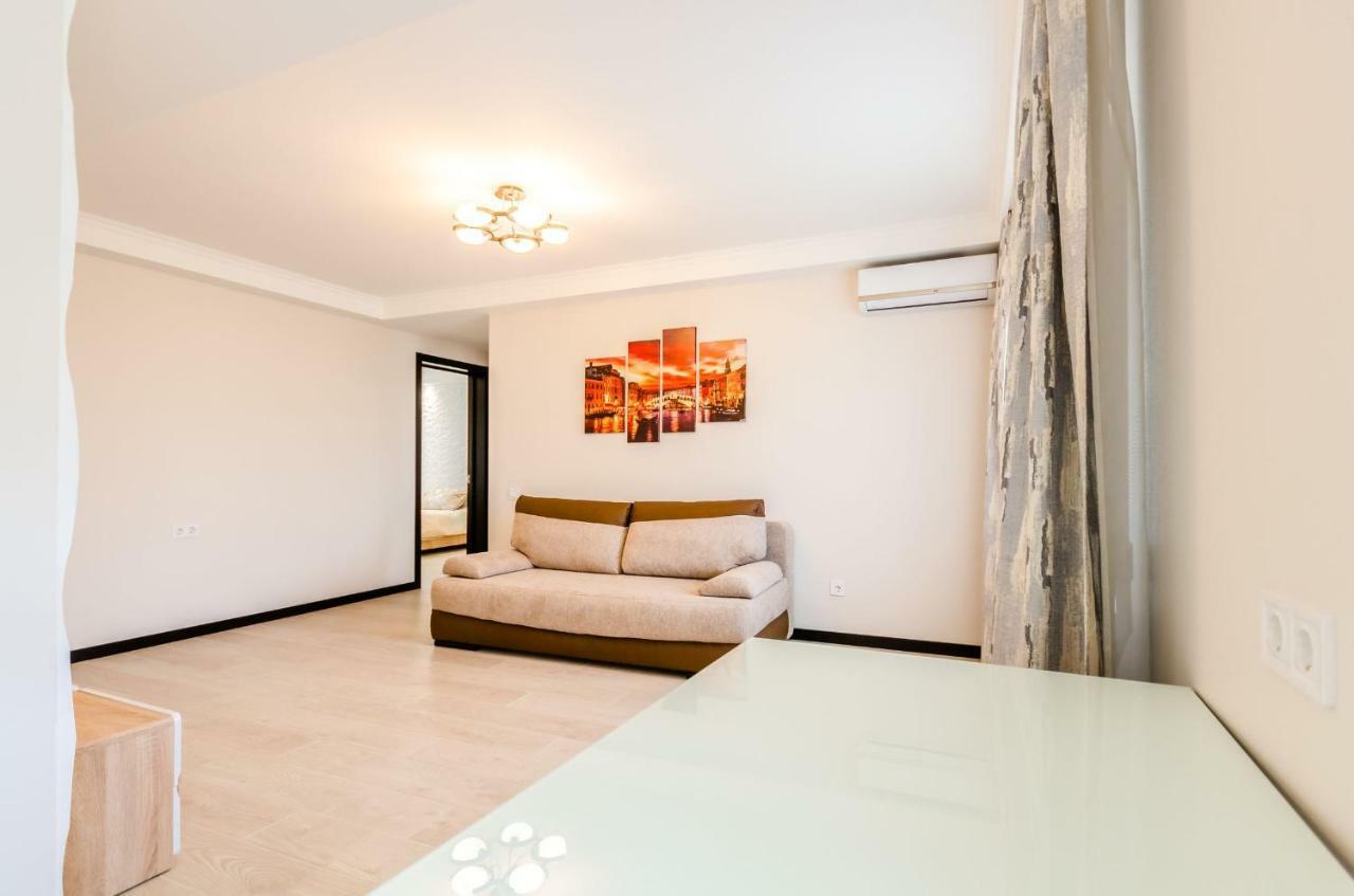 Artal Apartment On Obolonsky Avenue 16A Kijów Zewnętrze zdjęcie