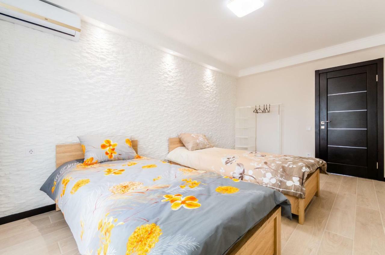 Artal Apartment On Obolonsky Avenue 16A Kijów Zewnętrze zdjęcie
